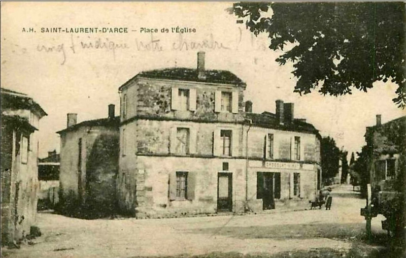 Carte postale ancienne Saint-Laurent-d'Arce - Bourg 5