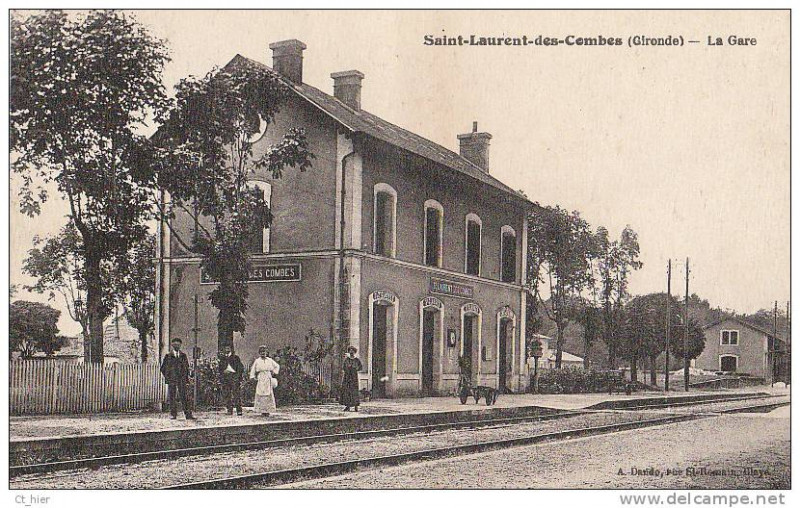 Carte postale ancienne Saint-Laurent-des-Combes - Gare 3a
