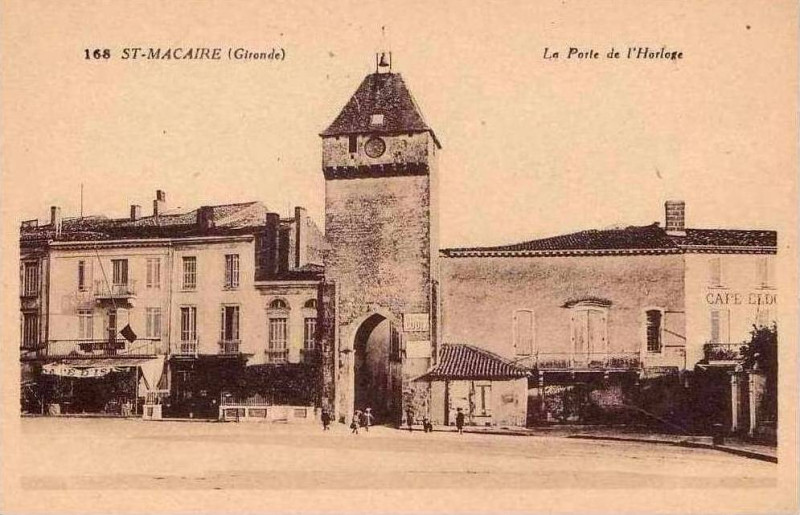 Carte postale ancienne Saint-Macaire - porte de l'horloge 2