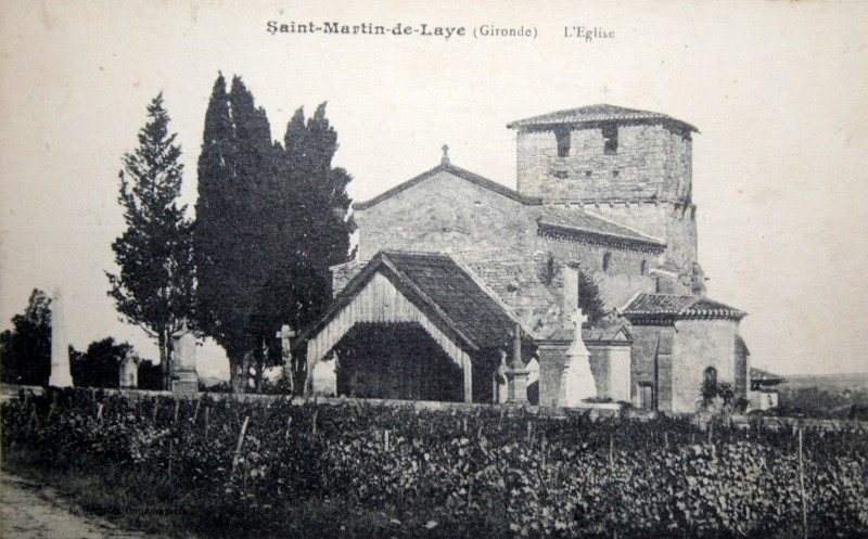 Carte postale ancienne Saint-Martin-de-Laye - église 2