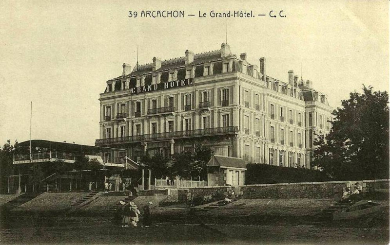 Carte postale ancienne Arcachon - Grand Hôtel 2