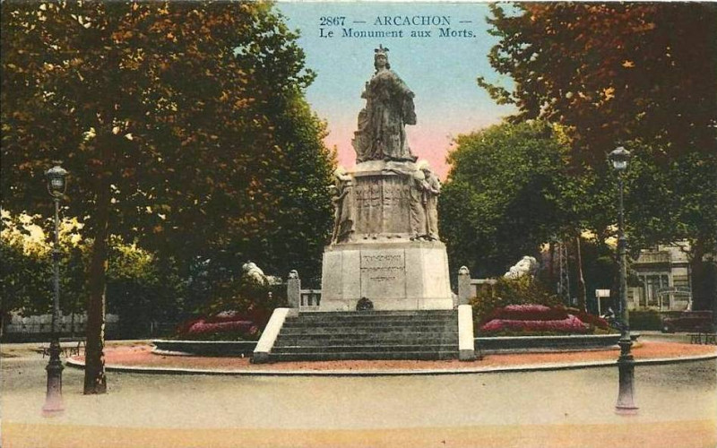 Carte postale ancienne Arcachon - monument aux morts (14-18) 3