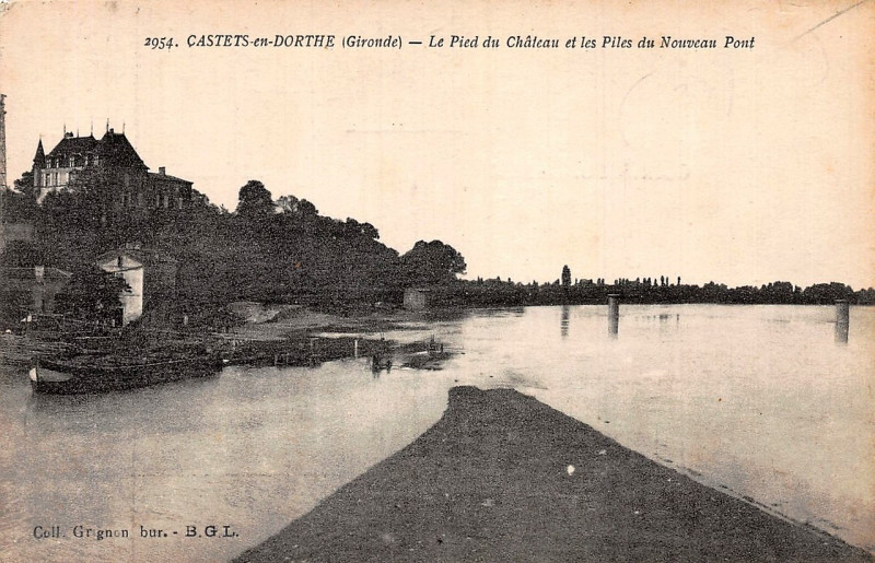 Carte postale ancienne Castets-en-Dorthe - Pont en construction 1