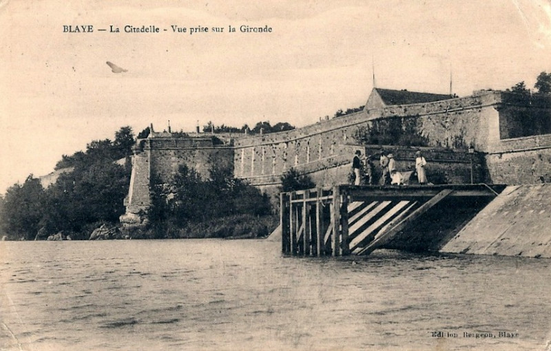 Carte postale ancienne Blaye - Citadelle - ramparts 3