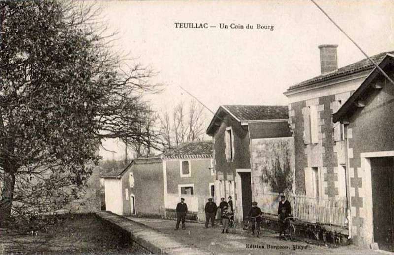 Carte postale ancienne Teuillac - bourg 1