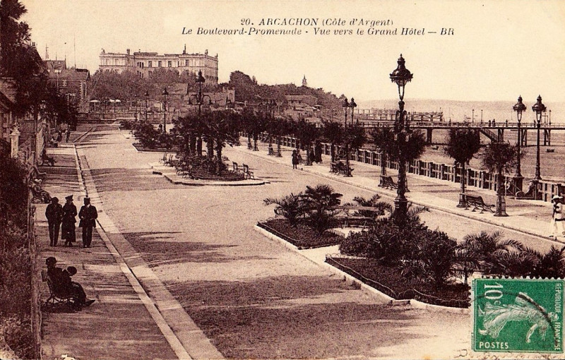 Carte postale ancienne Arcachon - la promenade 5