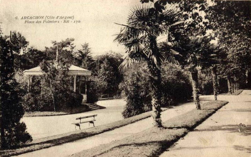 Carte postale ancienne Arcachon - Place des Palmiers 1a