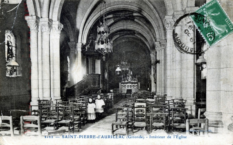 Carte postale ancienne Saint-Pierre-d'Aurillac - église 9