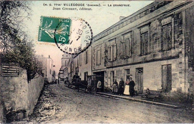 Carte postale ancienne Villegouge - Grande rue 2