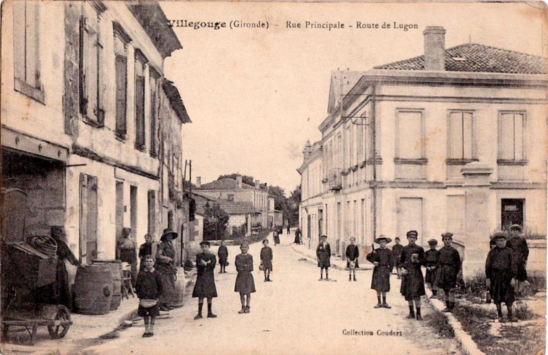 Carte postale ancienne Villegouge - Grande rue 6