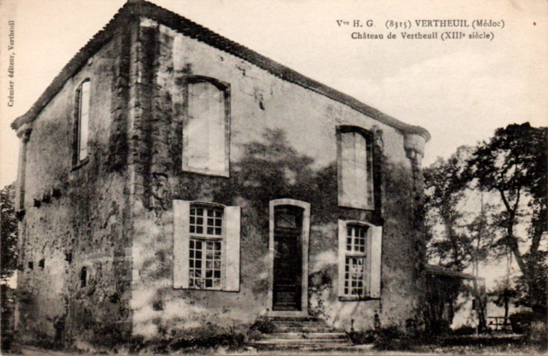 Carte postale ancienne Vertheuil - château 3