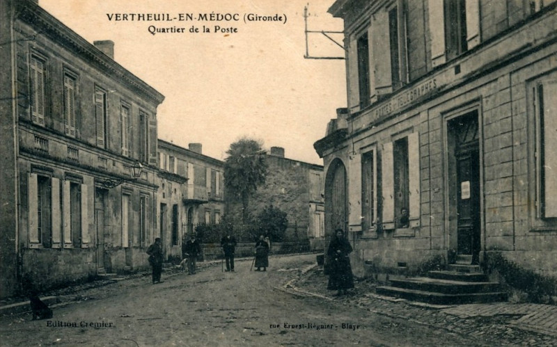 Carte postale ancienne Vertheuil - quartier de la Poste