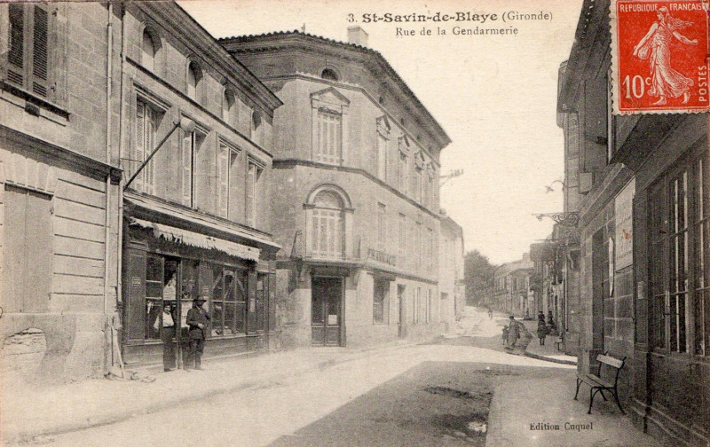 Carte postale ancienne Saint-Savin - rue de la Gendarmerie