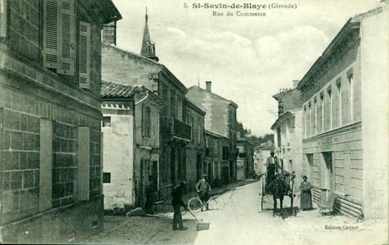 Carte postale ancienne Saint-Savin - rue du commerce