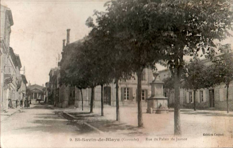 Carte postale ancienne Saint-Savin - rue du Palais de Justice
