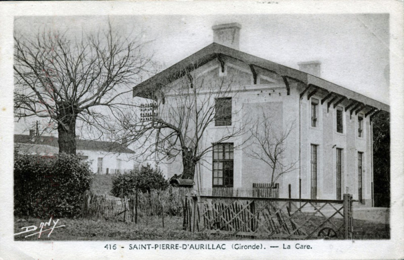 Carte postale ancienne Saint-Pierre-d'Aurillac - Gare 11