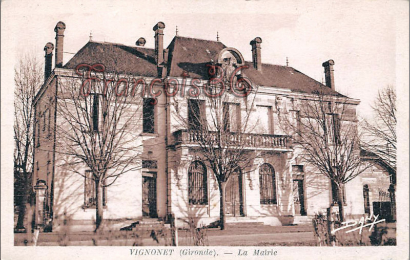 Carte postale ancienne Vignonet - Mairie et Ecoles 3