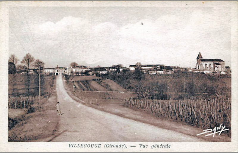 Carte postale ancienne Villegouge - vue générale 4