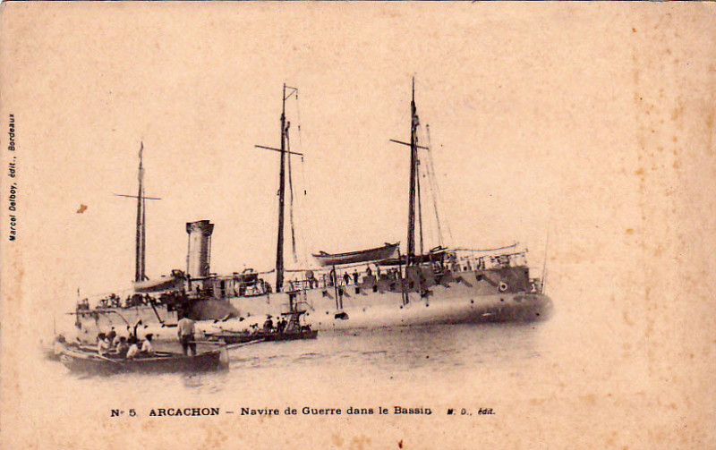 Carte postale ancienne Arcachon - Bassin navire de guerre 1