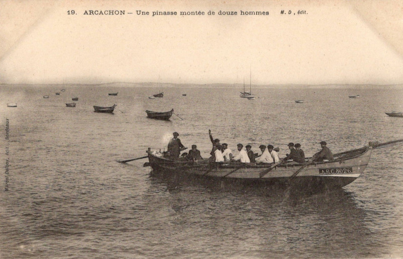 Carte postale ancienne Arcachon - Bassin plaisance 15