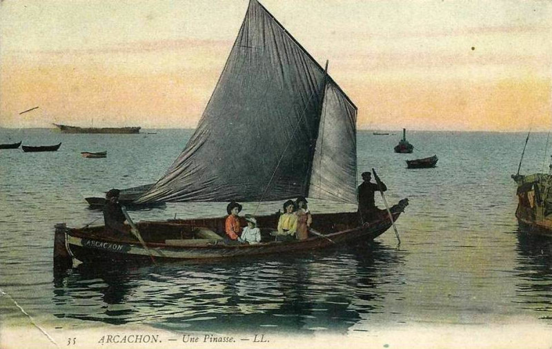 Carte postale ancienne Arcachon - Bassin plaisance 2