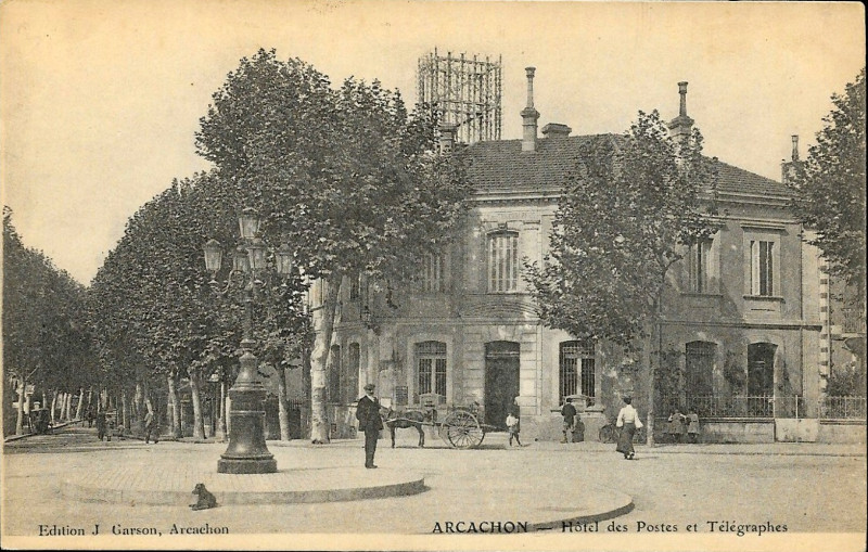 Carte postale ancienne Arcachon - La Poste 2