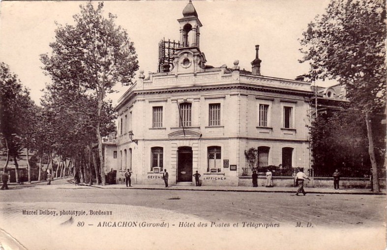Carte postale ancienne Arcachon - La Poste 3