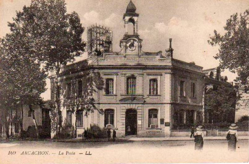 Carte postale ancienne Arcachon - La Poste 4