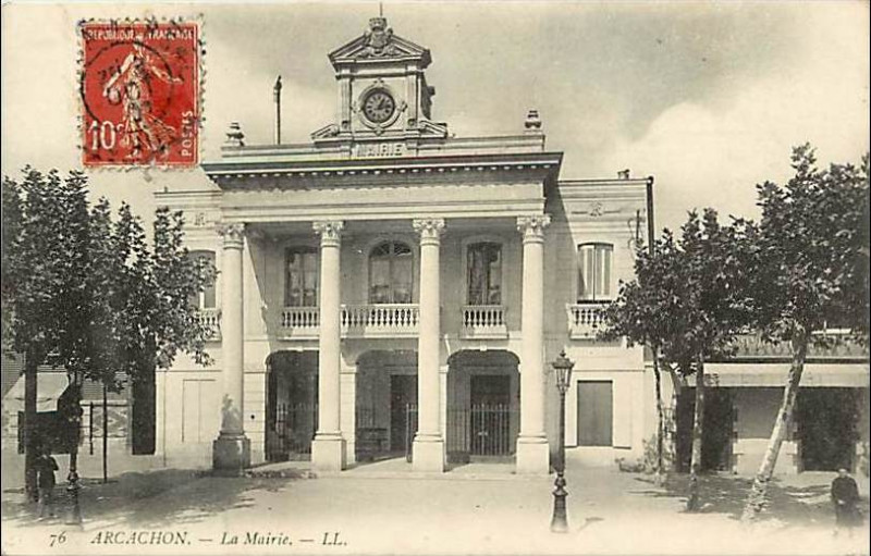 Carte postale ancienne Arcachon - Mairie 3