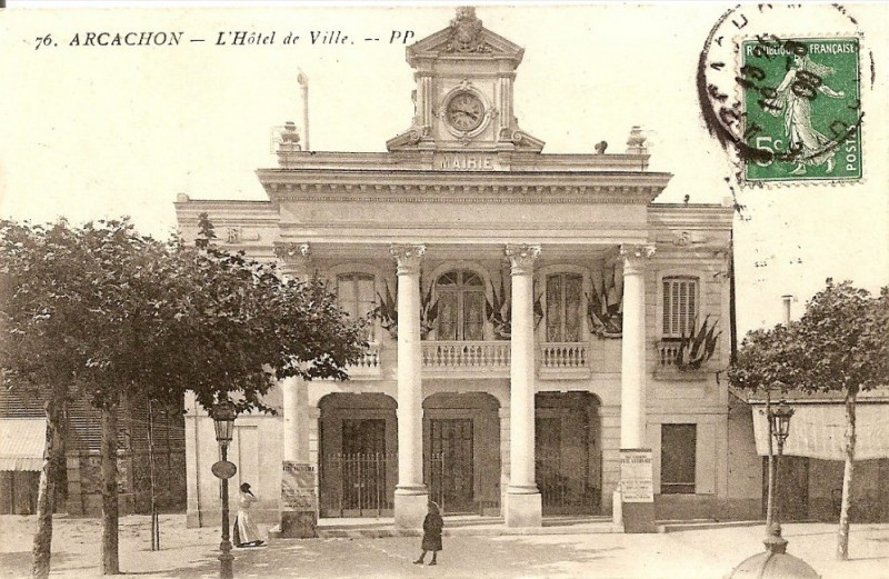 Carte postale ancienne Arcachon - Mairie 4