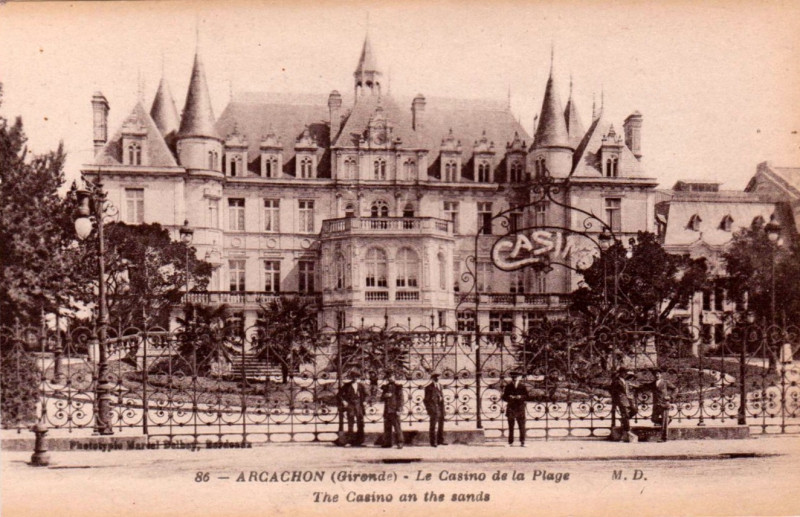 Carte postale ancienne Arcachon - Casino de la plage 4