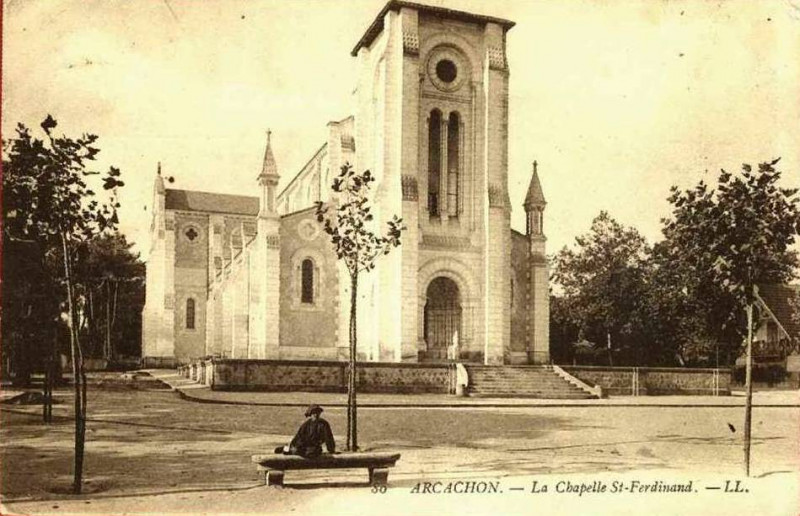 Carte postale ancienne Arcachon - église Saint-Ferdinand 4
