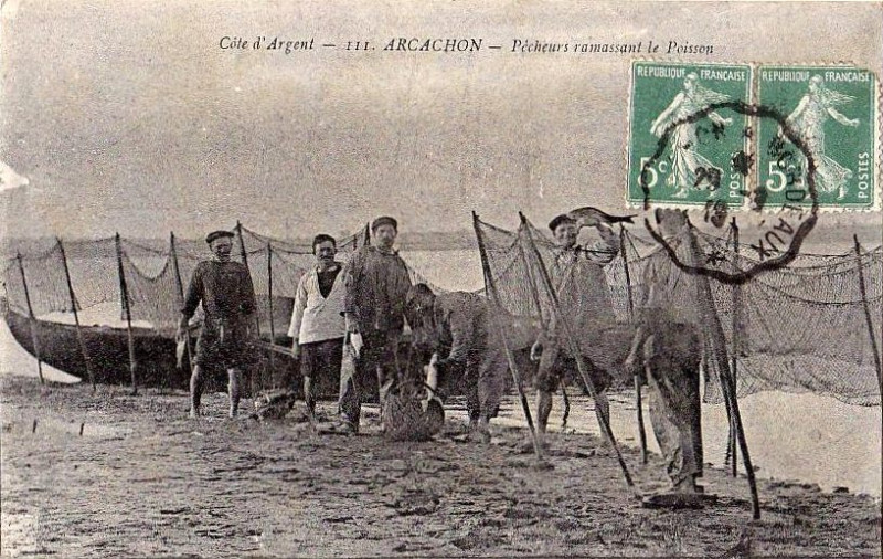 Carte postale ancienne Arcachon - pêcheurs 5