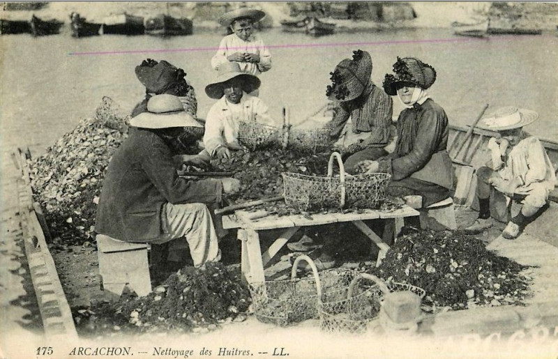 Carte postale ancienne Arcachon - travail de nettoyage 2