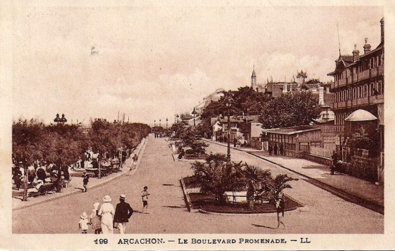 Carte postale ancienne Arcachon - la promenade 16