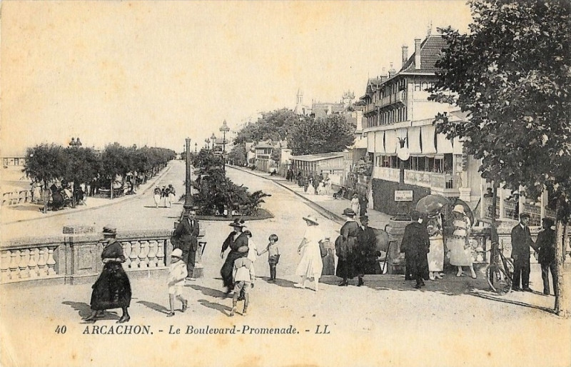 Carte postale ancienne Arcachon - la promenade 23
