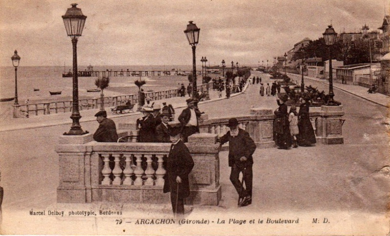 Carte postale ancienne Arcachon - la promenade 24