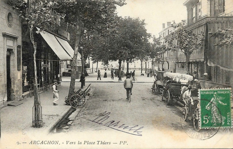Carte postale ancienne Arcachon - Place Thiers 4