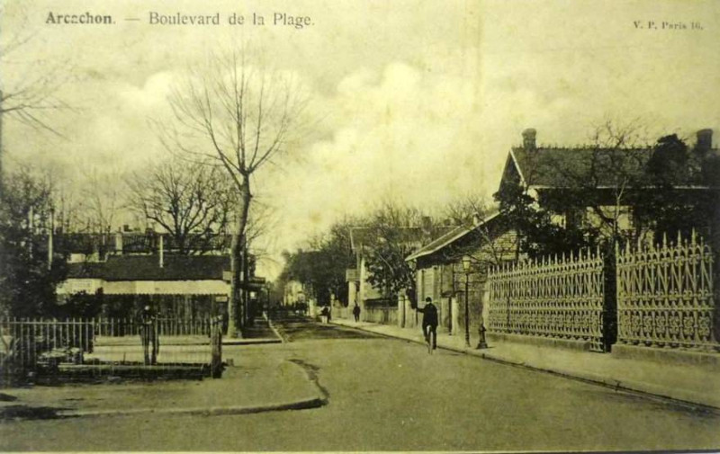 Carte postale ancienne Arcachon - boulevard de la Plage 11