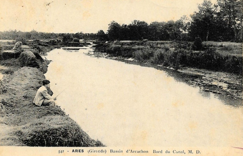 Carte postale ancienne Arès - Bassin 16