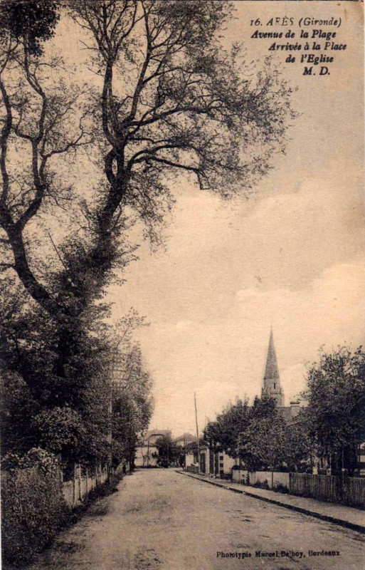 Carte postale ancienne Arès - avenue de la plage 2