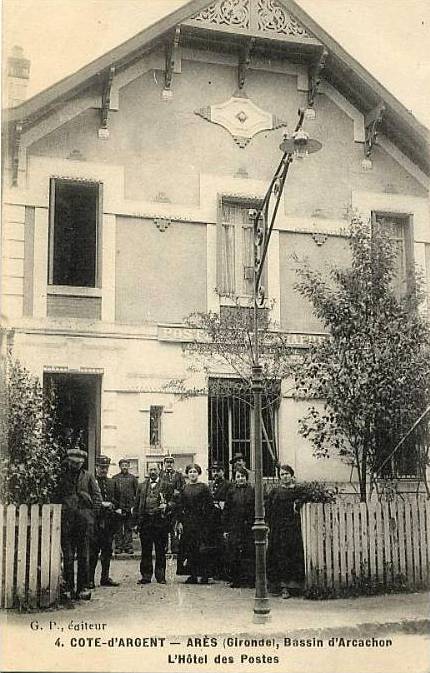 Carte postale ancienne Arès - La Poste 2