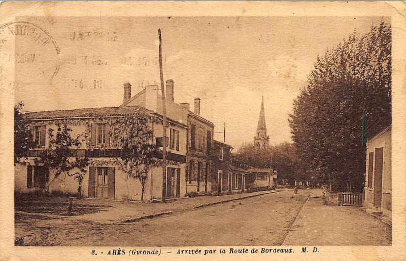 Carte postale ancienne Arès - route de Bordeaux 2