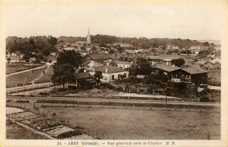 Carte postale ancienne Arès - vue générale 3
