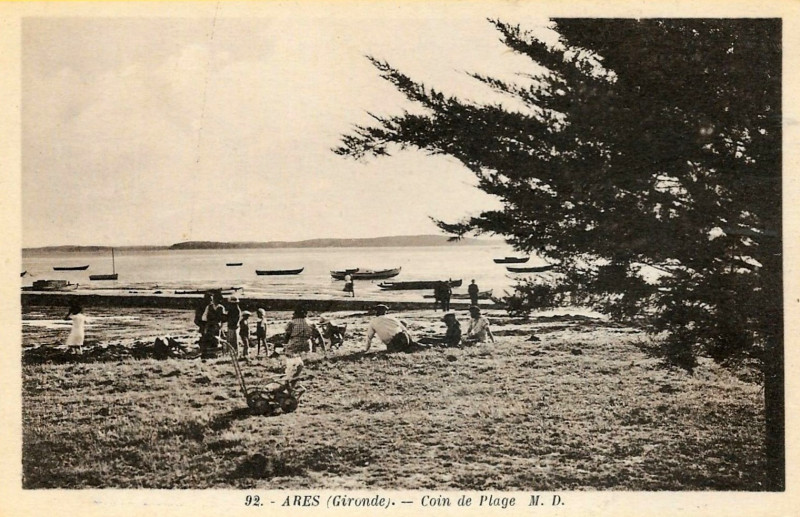 Carte postale ancienne Arès - plage 19
