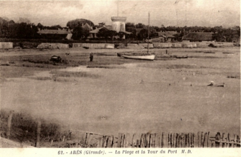 Carte postale ancienne Arès - plage 8