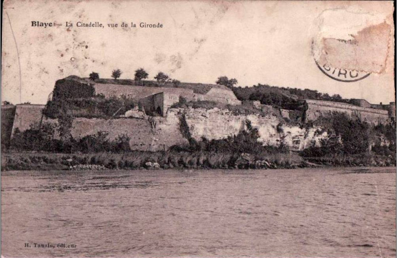 Carte postale ancienne Blaye - Citadelle - ramparts 4