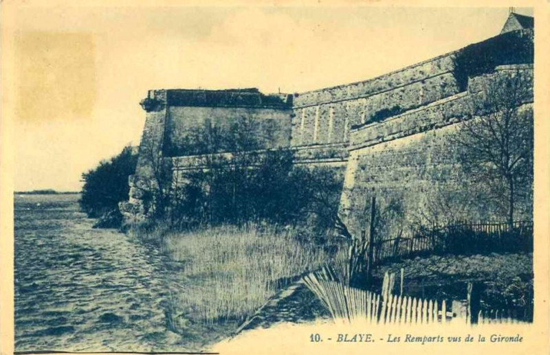 Carte postale ancienne Blaye - Citadelle - ramparts 7