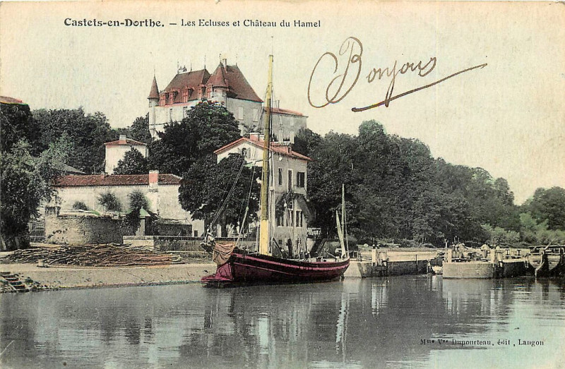 Carte postale ancienne Castets-en-Dorthe - Ecluses et le château 1a