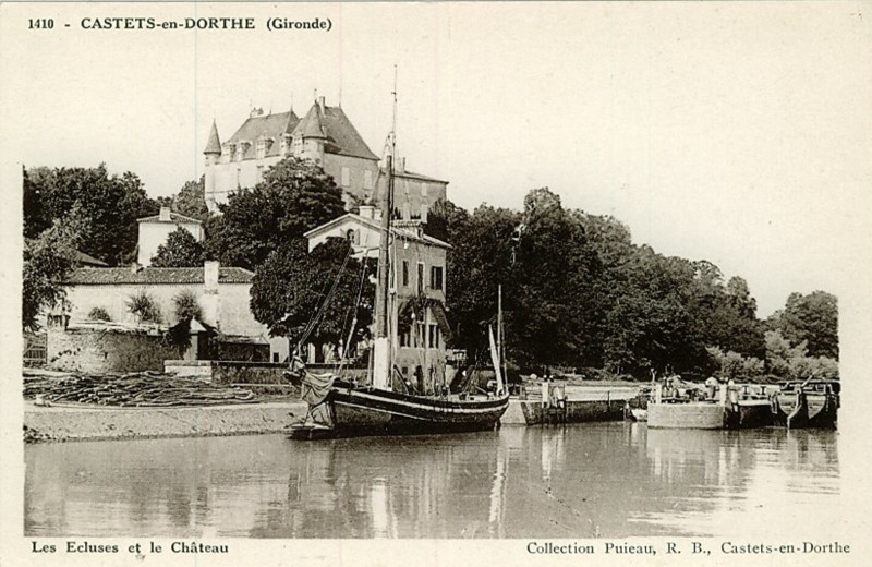 Carte postale ancienne Castets-en-Dorthe - Ecluses et le château 1d